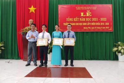 Trường THCS Nguyễn Tất Thành tổ chức lễ Tổng kết năm học 2021-2022.